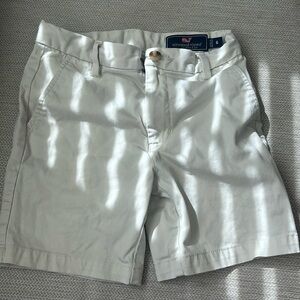 Vineyard Vines dress shorts